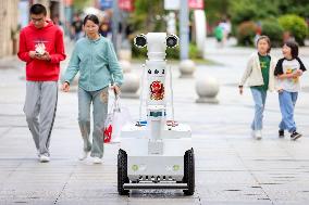 5G Robot Police Patrol in Zhoushan