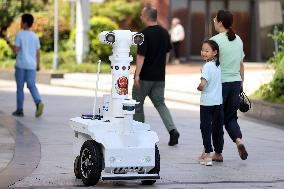 5G Robot Police Patrol in Zhoushan