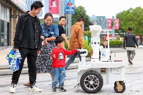 5G Robot Police Patrol in Zhoushan