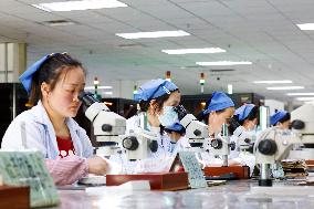 Electronic Components Production For Export in Suqian