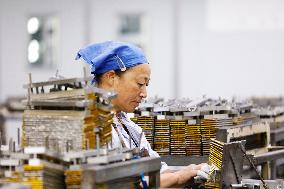 Electronic Components Production For Export in Suqian