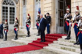 PM Barnier Receives Armenia Counterpart - Paris