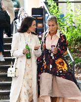 Sarah Jessica Parker And Kristin Davis On Set - NYC