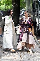 Sarah Jessica Parker And Kristin Davis On Set - NYC