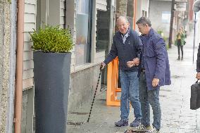 King Juan Carlos out to lunch with Infanta Elena - Galicia