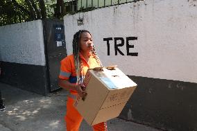 Departure of the TRE's unas from the Botanical Garden in Rio de Janeiro