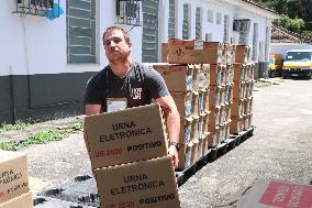 Departure of the TRE's unas from the Botanical Garden in Rio de Janeiro