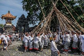 Mekotek Tradition