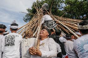 Mekotek Tradition