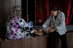 Southern Beirut Lebanese Find Refuge At School - Lebanon