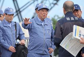 Japan PM visits quake-hit central Japan city