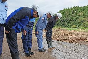 Japan PM visits flood-hit central Japan city