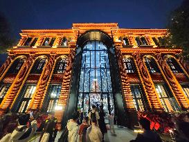 First Bookstore Open in Tianjin