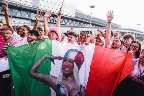 The Audience Of Nicki Minaj Concert In Milan