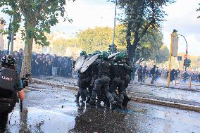 Police Clashes With Protesters At Pro-Palestine March - Rome