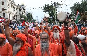 Hindu Holy Men Protest In India