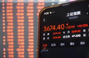 Chinese Stock Markets Continue To Rise