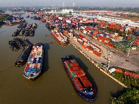 Beijing-Hangzhou Grand Canal Transport Ships