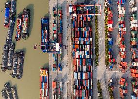 Beijing-Hangzhou Grand Canal Transport Ships