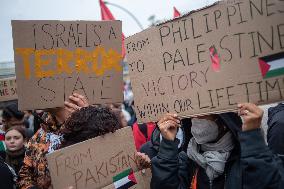 Thousands Of Demonstrators March In Support Of Palestine - Berlin