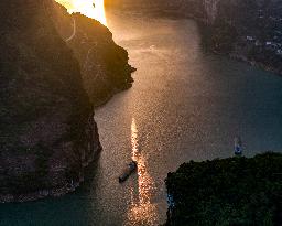 Xiling Gorge Sunrise