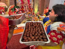 Bengali Hindus Celebrate The Durga Puja Festival In Mississauga, Canada