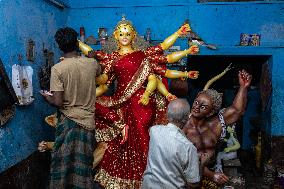 Last Minute Preparation Of Durga Puja In Bangladesh