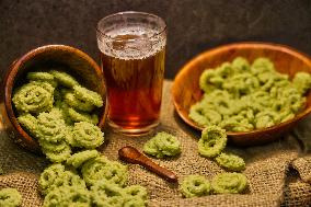 Spinach Murukku And Beetroot Murukku