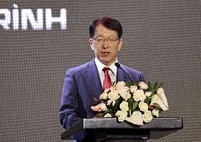 Mitsubishi Motors President Kato at ceremony in Vietnam