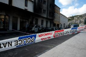 Police Cars Set On Fire In Front Police Station Aftermath - Cavaillon