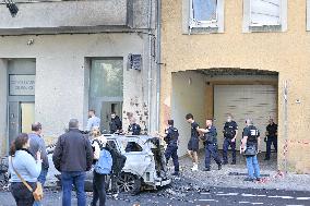 A Handcuffed Suspect Surrounded By Police Officers Leaves The Police Station - Cavaillon