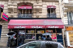 Gad Elmaleh To Buy Chez Michou Cabaret  - Paris