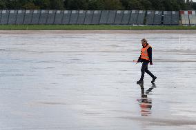 Volodymyr Zelensky welcomeed by Sebastien Lecornu at Orly Airport