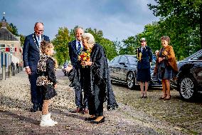 Princess Beatrix Attends 'Queens by Andy Warhol' Exhibition - Apeldoorn Princess Beatrix Attends 'Queens by Andy Warhol' Exhibit