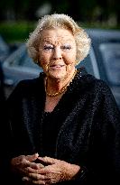 Princess Beatrix Attends 'Queens by Andy Warhol' Exhibition - Apeldoorn Princess Beatrix Attends 'Queens by Andy Warhol' Exhibit