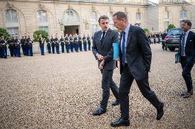 Volodymyr Zelensky at Elysee - Paris