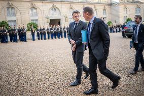 Volodymyr Zelensky at Elysee - Paris