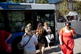 Boarding Only Through The Front Door On Buses To Combat Fare Evasion In Athens