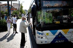 Boarding Only Through The Front Door On Buses To Combat Fare Evasion In Athens