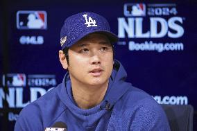 Baseball: Dodgers' Ohtani at press conference