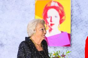 Princess Beatrix Attends 'Queens by Andy Warhol' Exhibition - Apeldoorn