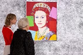 Princess Beatrix Attends 'Queens by Andy Warhol' Exhibition - Apeldoorn