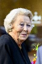 Princess Beatrix Attends 'Queens by Andy Warhol' Exhibition - Apeldoorn