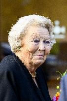 Princess Beatrix Attends 'Queens by Andy Warhol' Exhibition - Apeldoorn