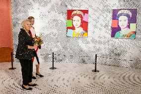 Princess Beatrix Attends 'Queens by Andy Warhol' Exhibition - Apeldoorn