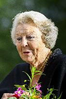 Princess Beatrix Attends 'Queens by Andy Warhol' Exhibition - Apeldoorn