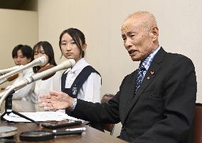 Japan's nuke-bomb survivors group wins Nobel Peace Prize