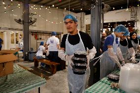 People Gather To Prepare Meals For Immigrants And Displaced Persons - Beirut