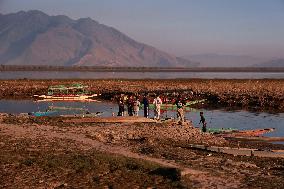 Daily Life In Kashmir