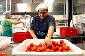 Cuisine de Mariam Prepares Meals For Immigrants - Beirut